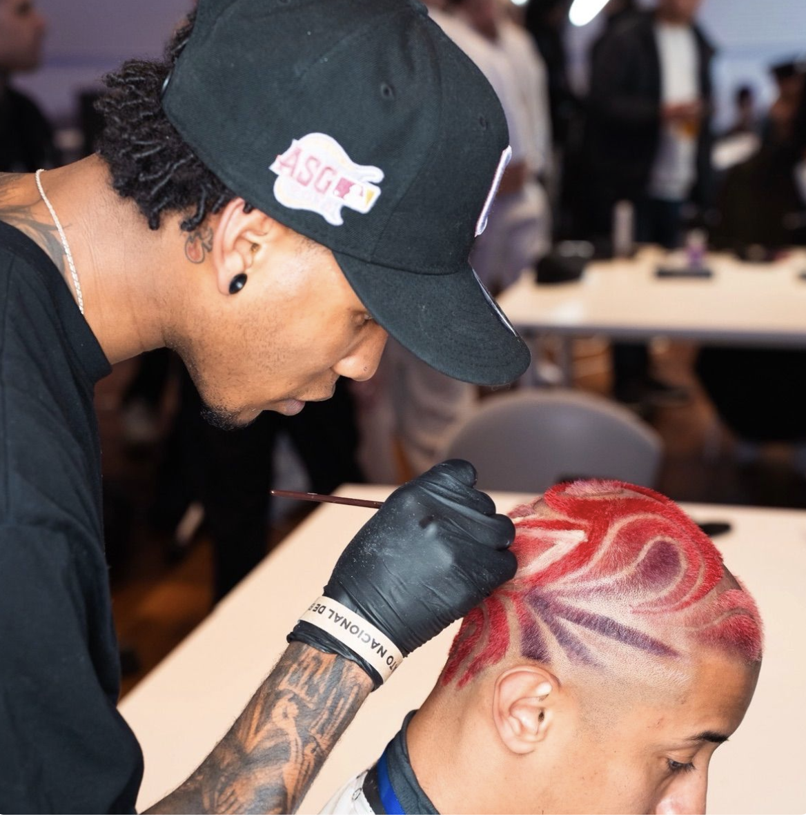 Diseño con líneas en The Barber Kingdom