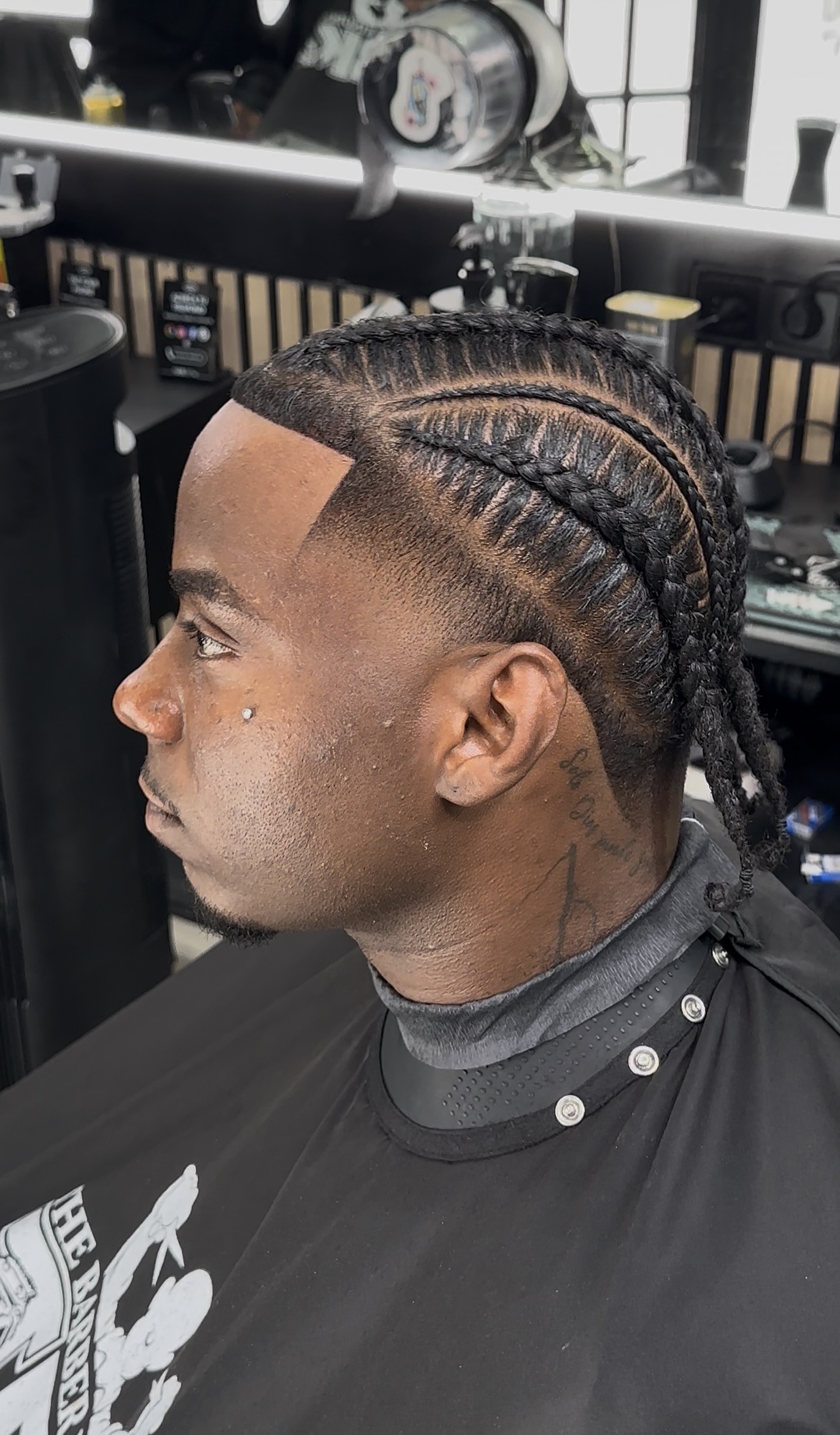 Cornrows en The Barber Kingdom