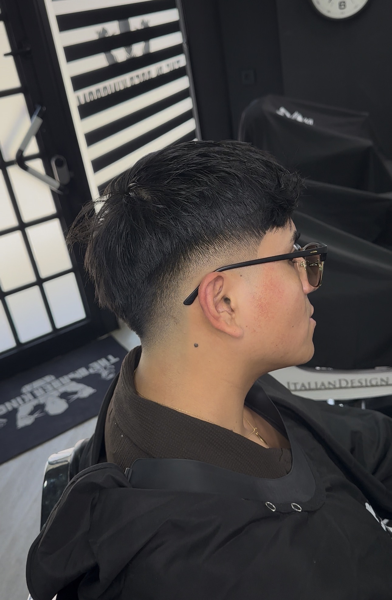 Textured fringe en The Barber Kingdom