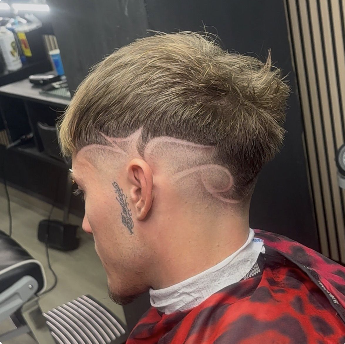 Corte de caballero en The Barber Kingdom