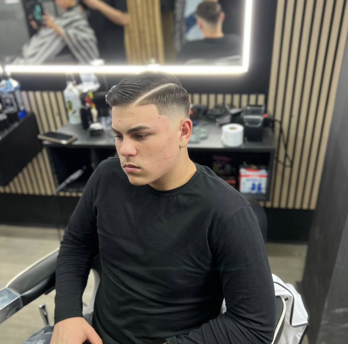 Corte moderno en The Barber Kingdom